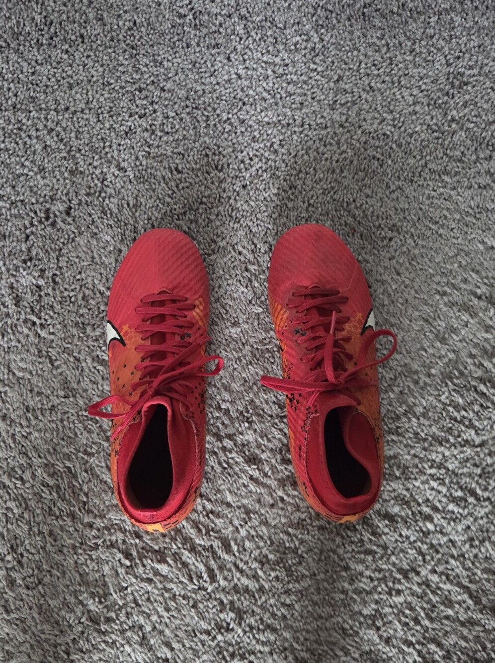 Nike Red/Orange Soccer Cleats - Iconic Swoosh - Picture 2 of 3